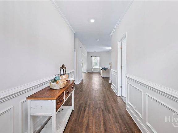 4th image of 30 Saddlebrush Road