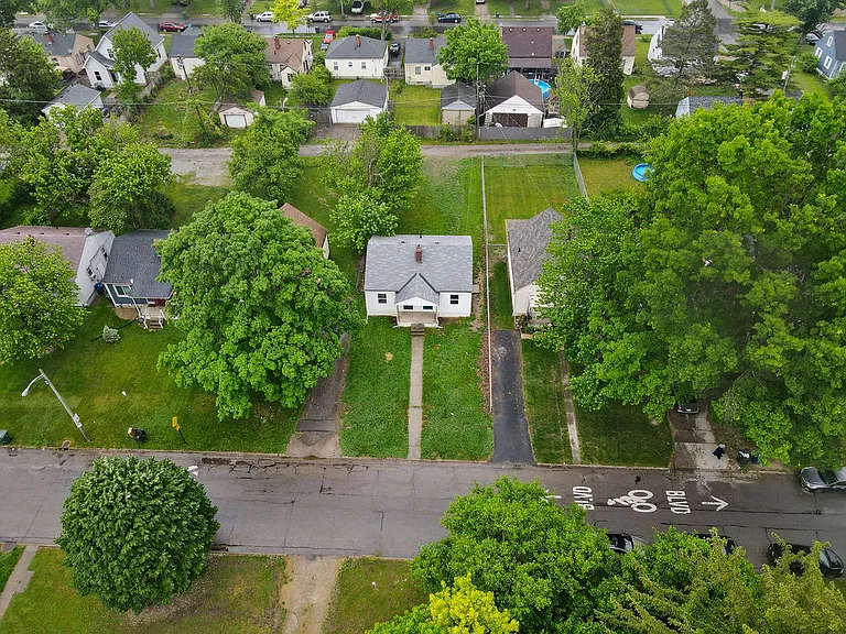 2254-2256 Hiawatha Park Dr — Photo 26