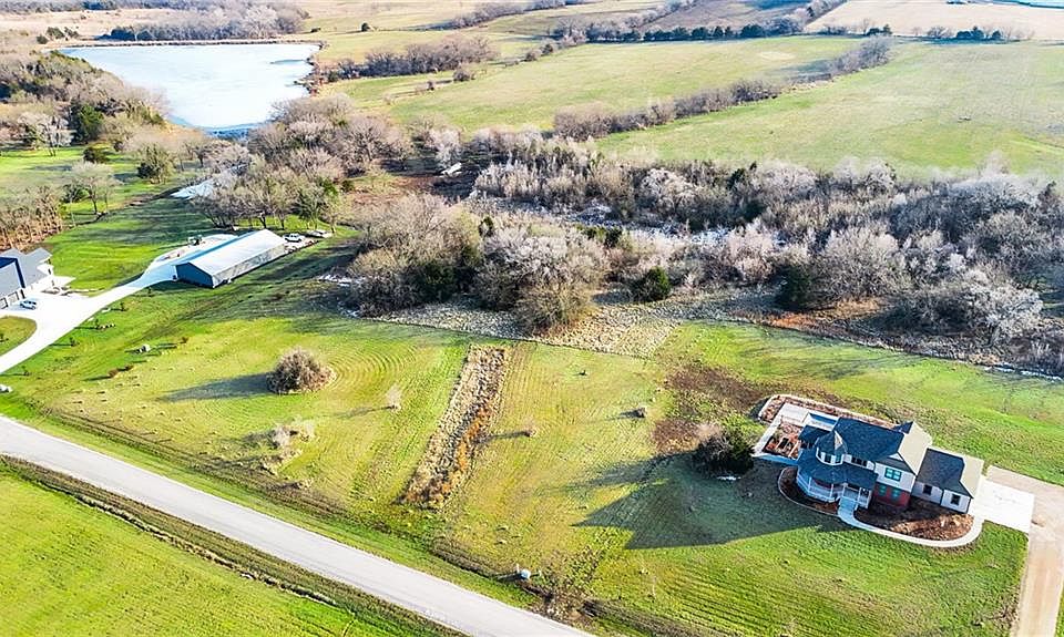 2nd image of Land N 962 Rd