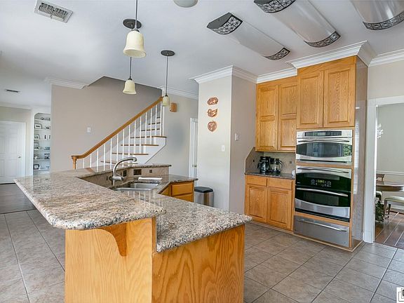 5th image of 304 Cheyenne Dr