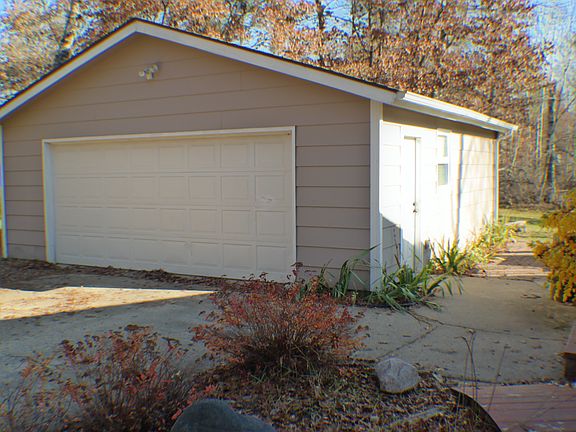 4th image of 13138 Norway Dr