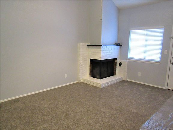 4th image of 1330 S 110th Ave E