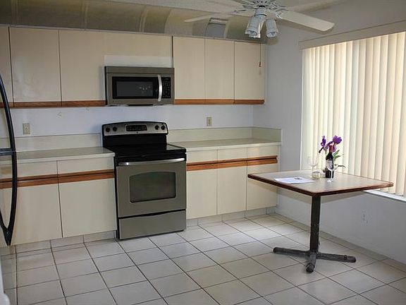 4th image of 5673 Fairway Park Dr APT 103