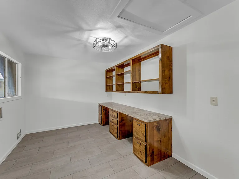 1803 Bluebonnet Ln — Photo 14