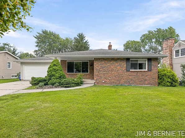 2238 Edgewood Ave SE, Grand Rapids, MI 49546