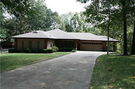 1st image of 16 Kenton Ln