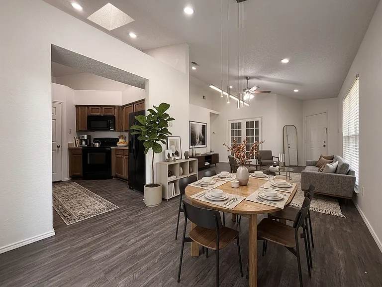 1334 Mimosa Ln — Photo 3