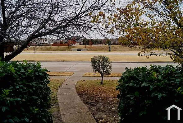 4 bed, 2554 sqft, $3,400 — Photo 2