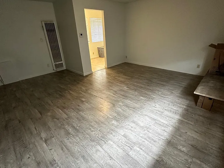 418 S Sunset St #B — Photo 4