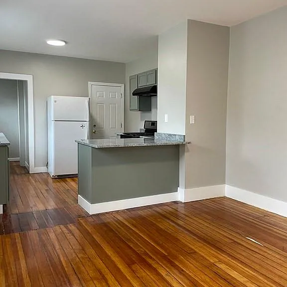 15 Daniels St #2 — Photo 6
