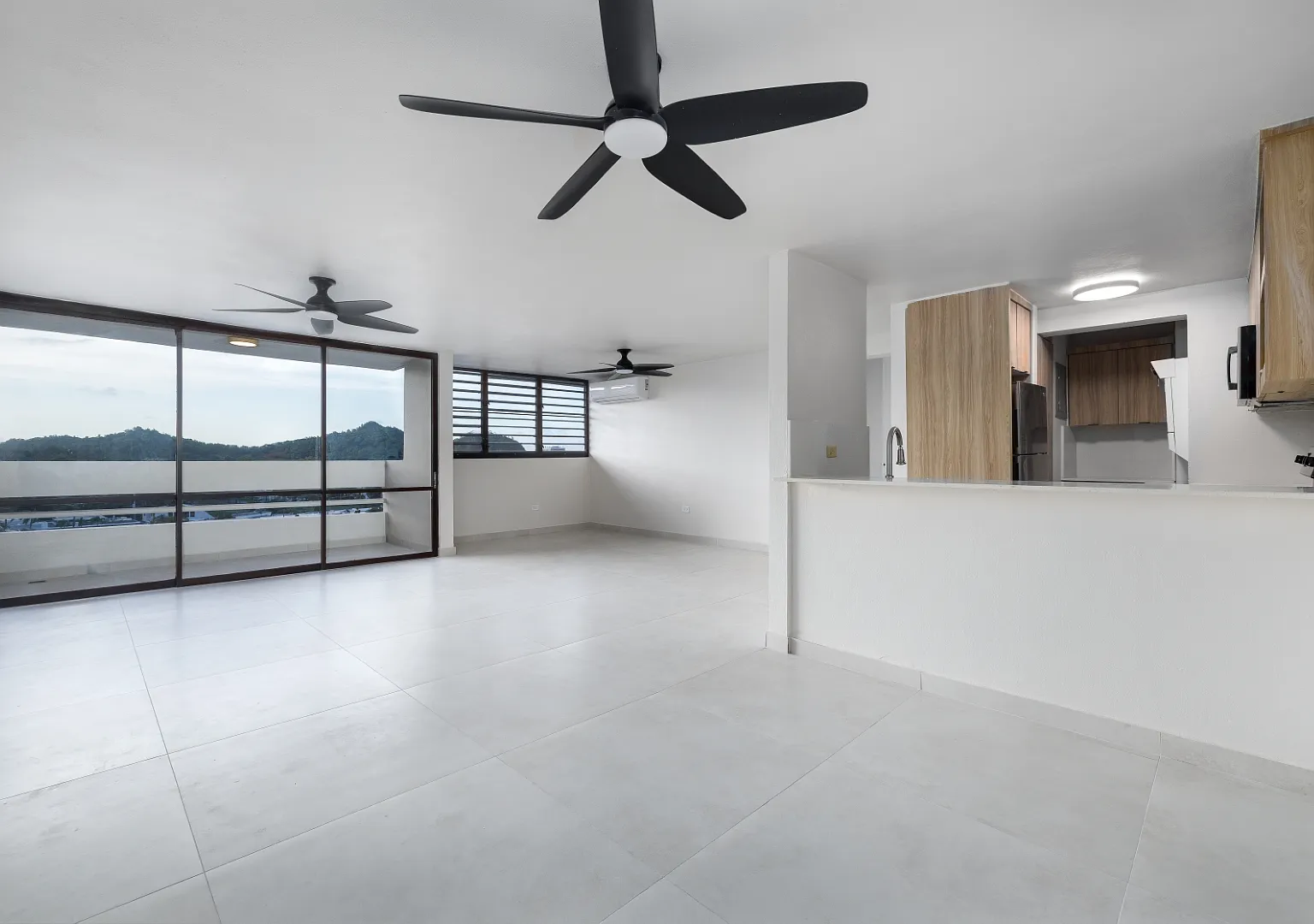2 bed, 1100 sqft, $2,100 — Photo 1