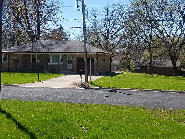 2227 N Ardell Pl — Photo 3