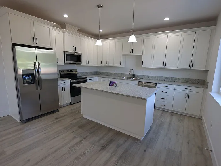 2441 & 2443 Roll Tide Ct — Photo 16