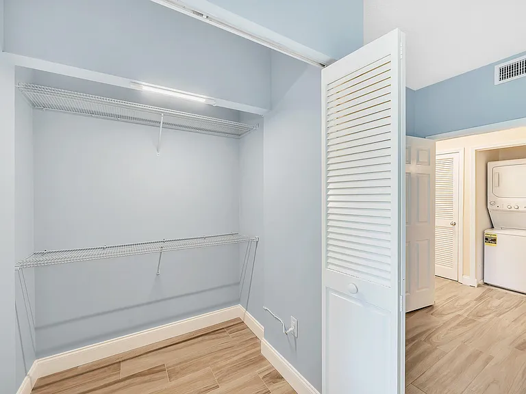 827 Oak Harbour Dr — Photo 45