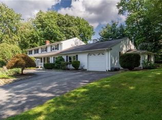 94 Carriage Dr, Lincoln, RI 02865