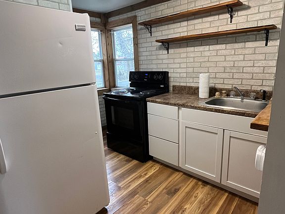 2nd image of 6623 Huron St