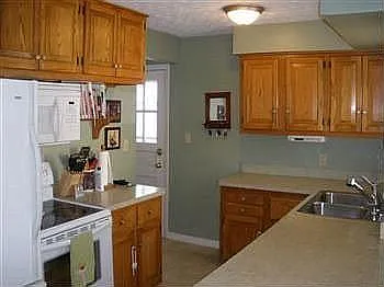 3240 Mirimar St — Photo 3