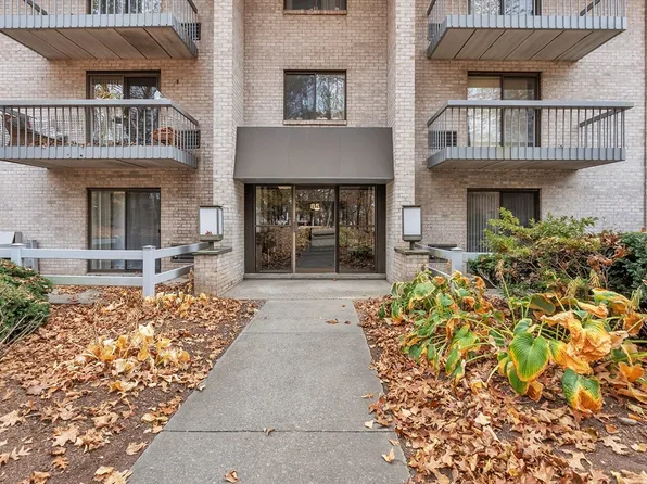 85 Commons Dr Unit 403, Shrewsbury, MA 01545
