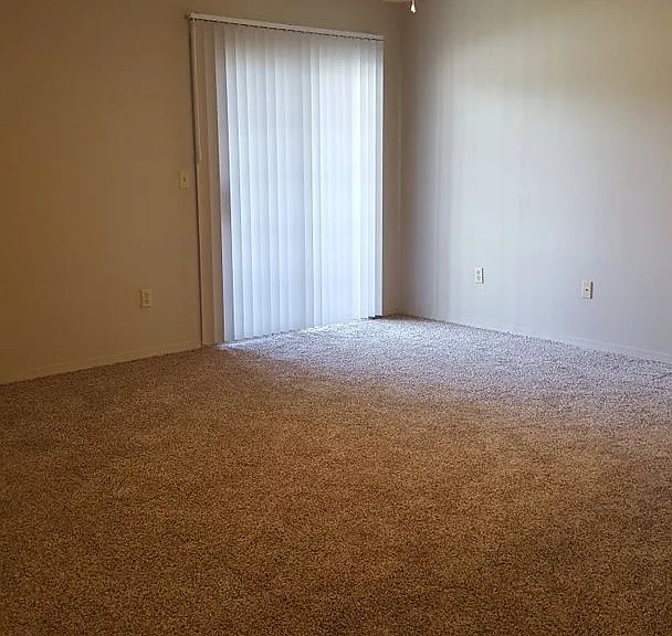 1016 N Pheasant Run — Photo 10