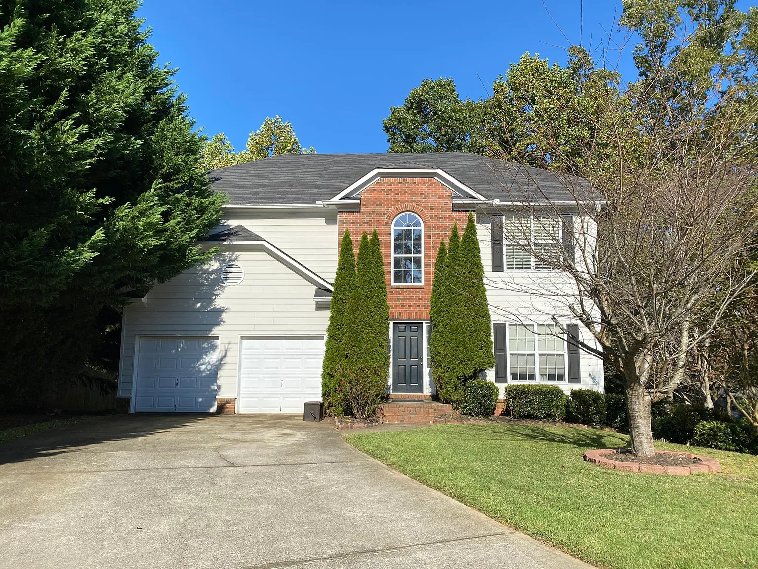 2689 McGuire Dr NW — Photo 1