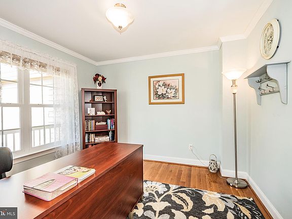 4th image of 106 Whitfield Cir