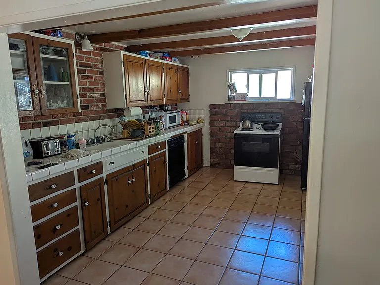 2419 Hobbit Ln — Photo 6