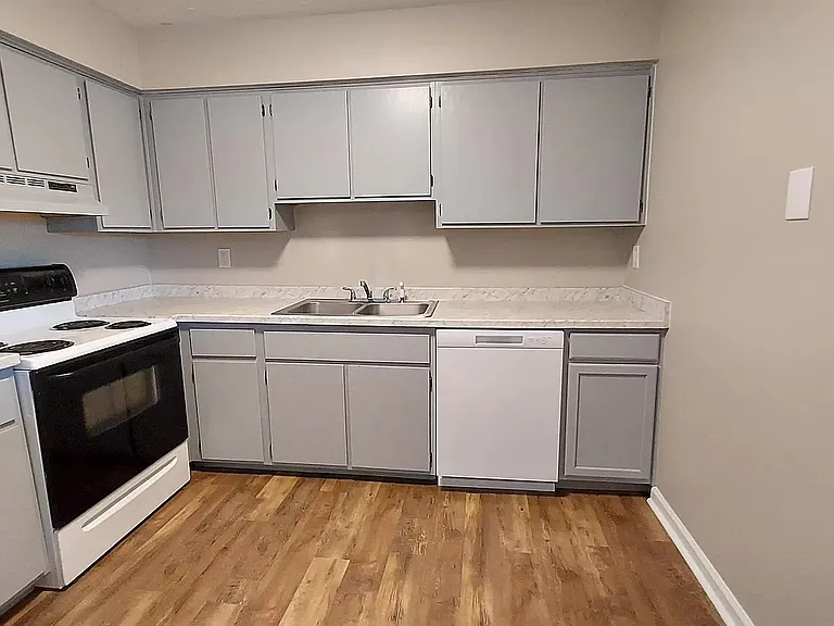 125 Tanglewood Ct — Photo 6