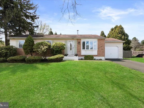 16 Dorothy Ave, Doylestown, PA 18901