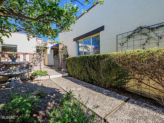 3rd image of 6211 N Calle Minera