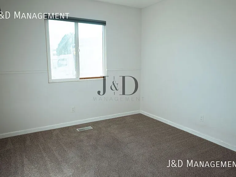 1490 S 135 W — Photo 17