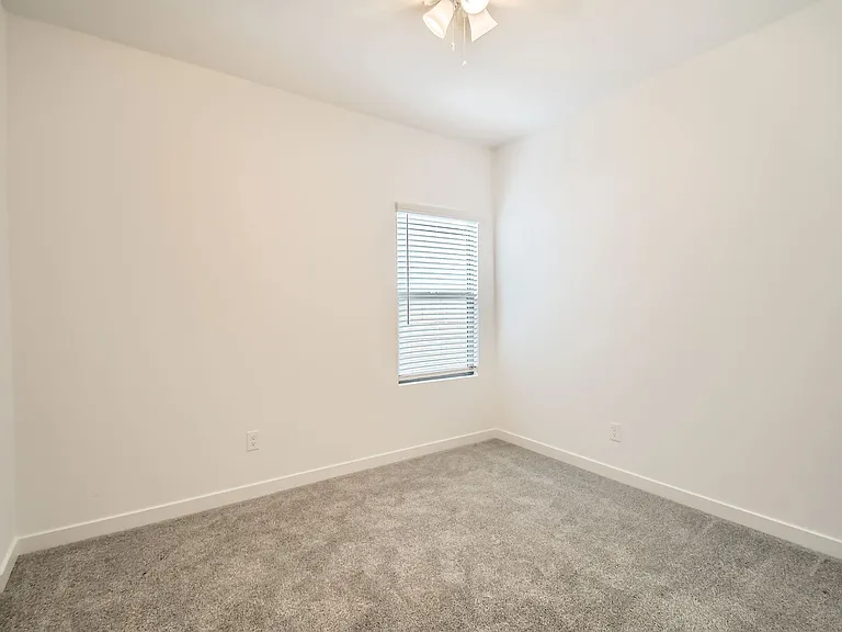 7548 W Park — Photo 21