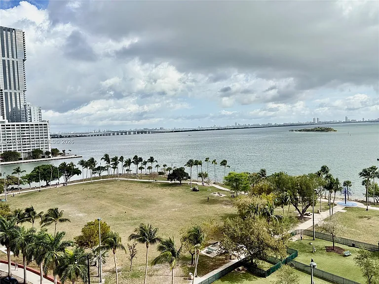 1800 N Bayshore Dr #905 — Photo 30