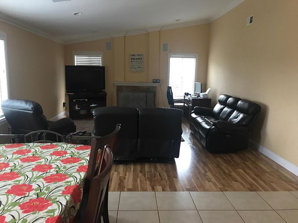 1st image of 1049 La Sombra Dr