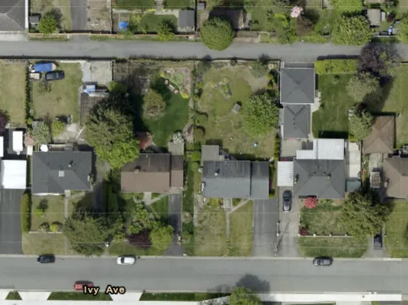 729 Ivy Ave, Coquitlam, BC V3J 2J1