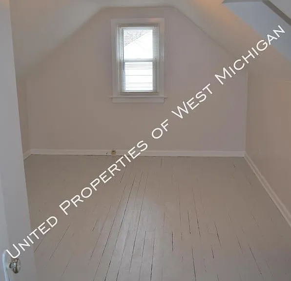 1125 Hoyt St SE — Photo 13