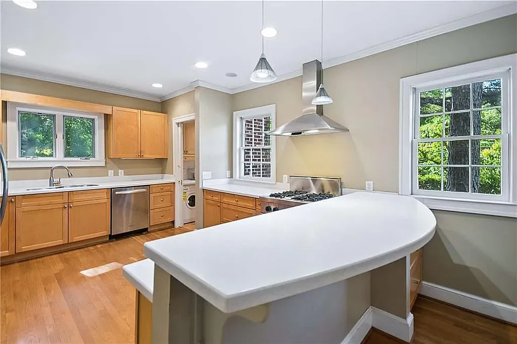 2 bed, 1614 sqft, $3,950 — Photo 4
