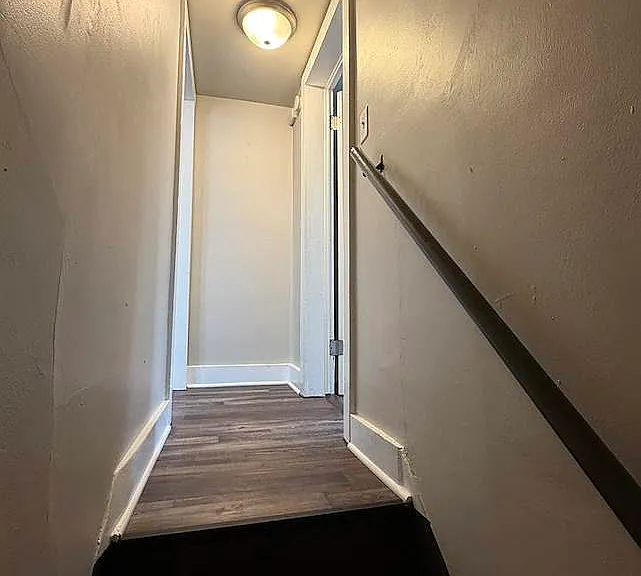 302 Glen St — Photo 10