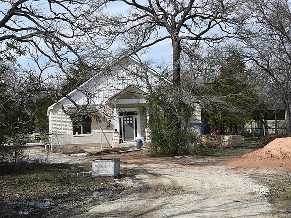 2nd image of 3050 W Pin Oak Ln
