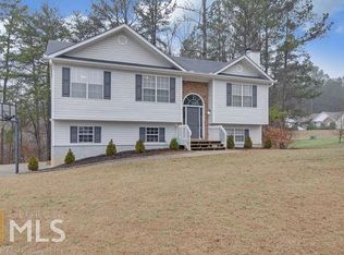 5586 Chestnut Creek Ln, Flowery Branch, GA 30542