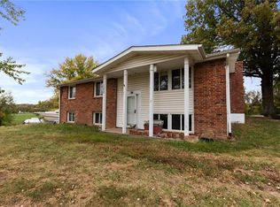 11820 S Helmig Rd, Lone Jack, MO 64070