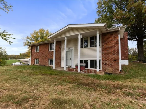 11820 S Helmig Rd, Lone Jack, MO 64070