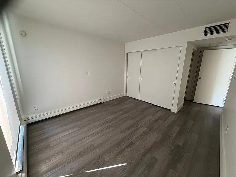 Sycamore Place Apartments — Photo 66