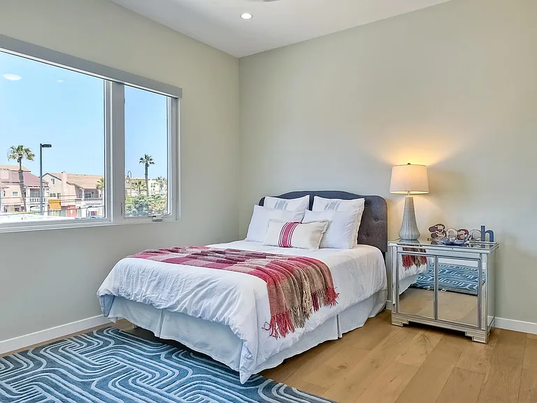 126 Dahlia Ave — Photo 14