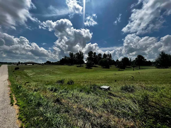 1.78 View Point Dr, Monroe, WI 53566