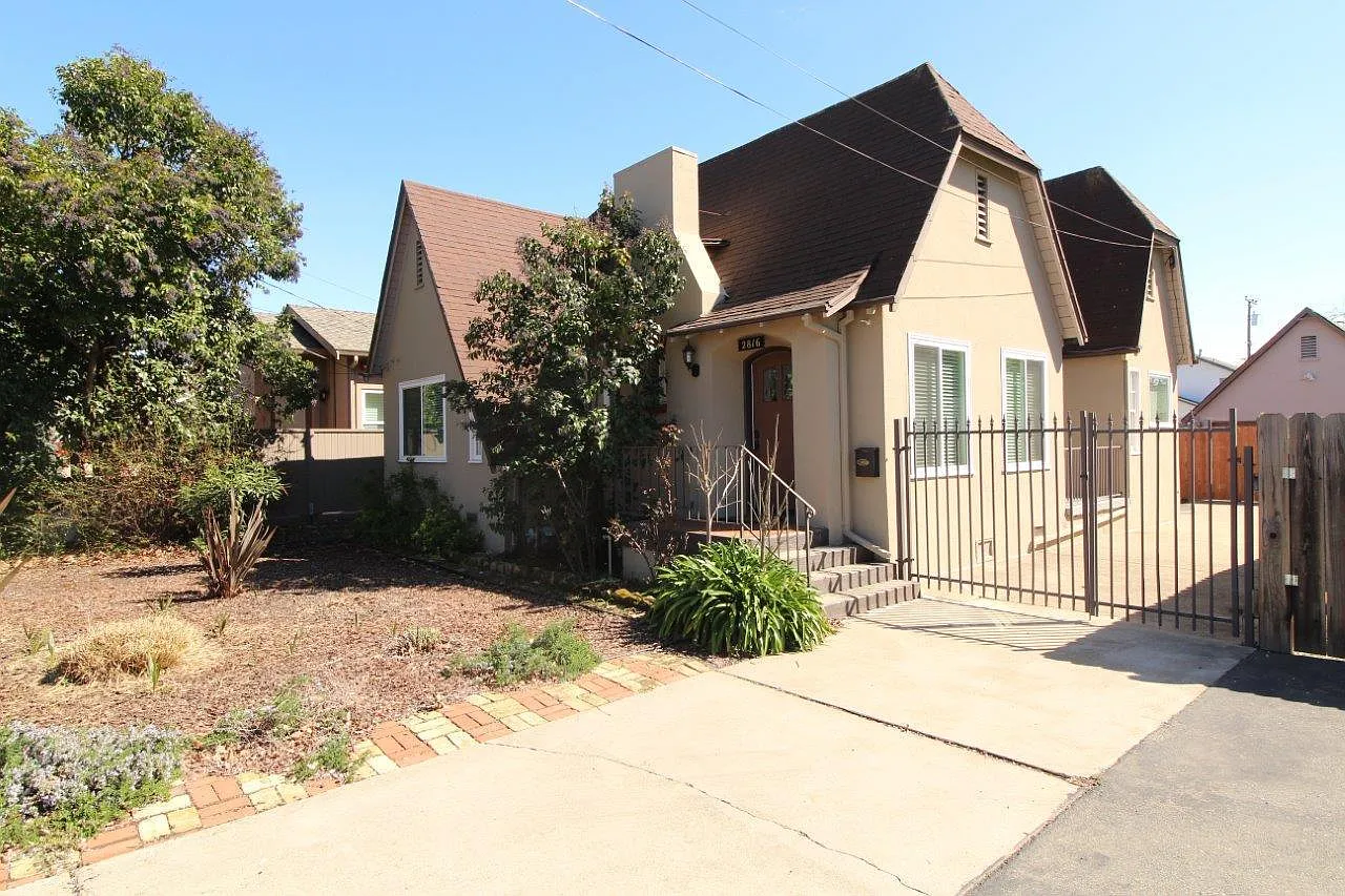 Concord Beautiful 2 bedroom 1 bath home walk to Downtown shopping & dining! — Photo 2