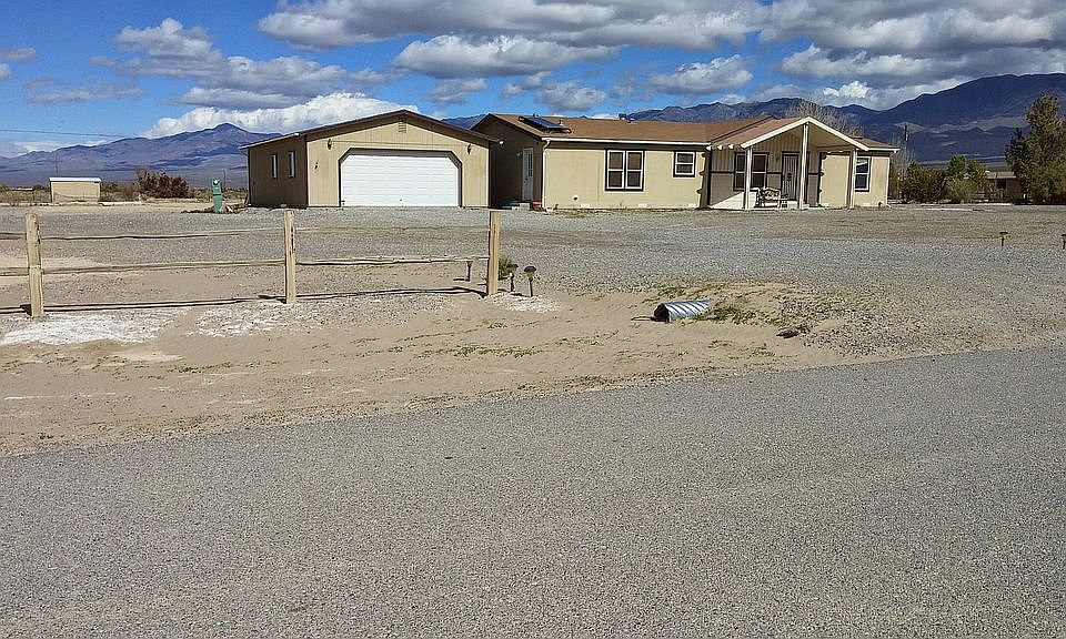 Front of house looking north