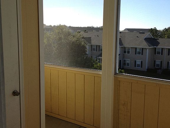 4th image of 4802 51st St W APT 1323