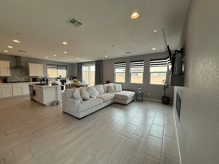 10768 Crestview Pointe Ave — Photo 4