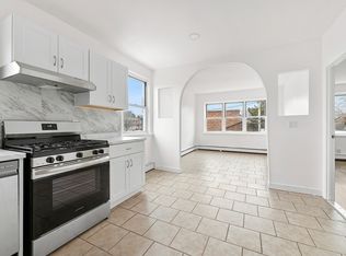 2175 48th St #2, Astoria, NY 11105