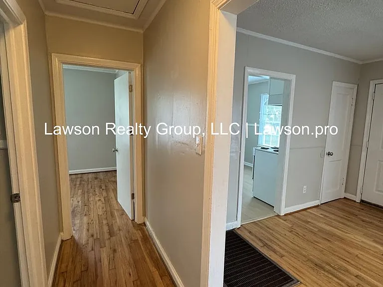 1741 Pexton Ave — Photo 8